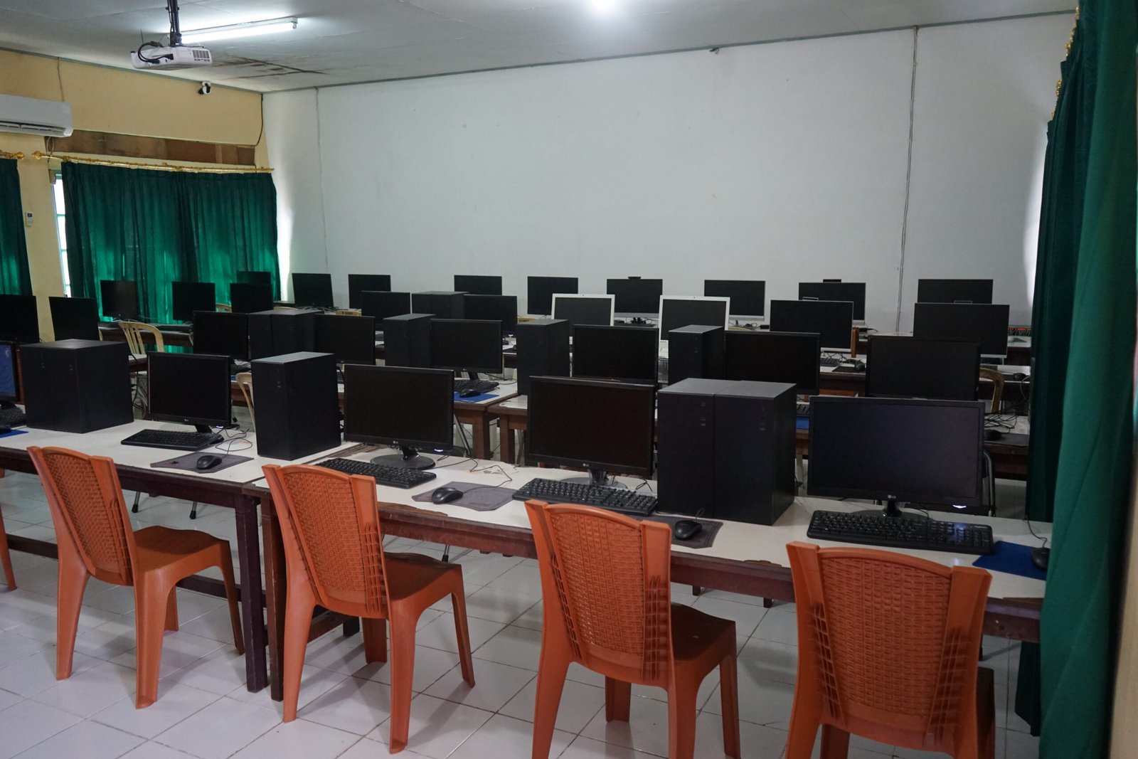 lab komputer