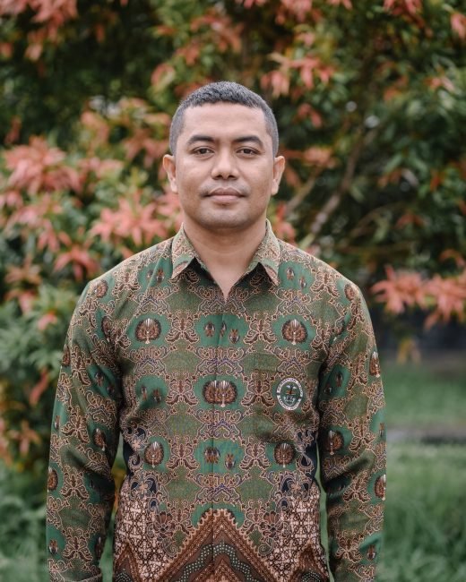 Frederikus J. Ringgi, S.Pd